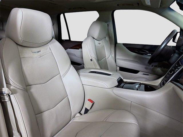 2015 Cadillac Escalade Vehicle Photo in PUYALLUP, WA 98371-4149