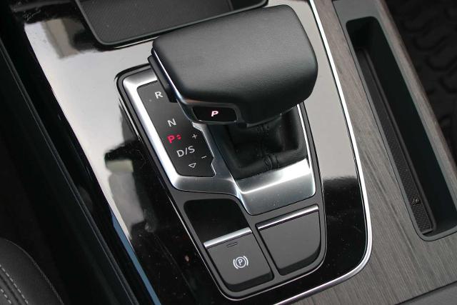 2024 Audi Q5 Vehicle Photo in SUGAR LAND, TX 77478