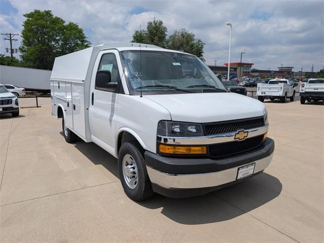 2024 Chevrolet Express Commercial Cutaway Vehicle Photo in ENGLEWOOD, CO 80113-6708