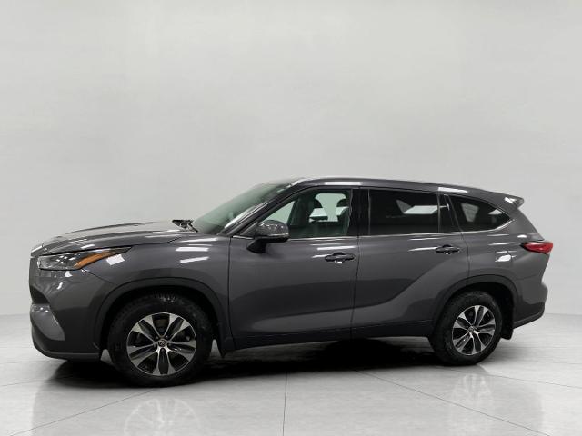 2022 Toyota Highlander Vehicle Photo in Appleton, WI 54913