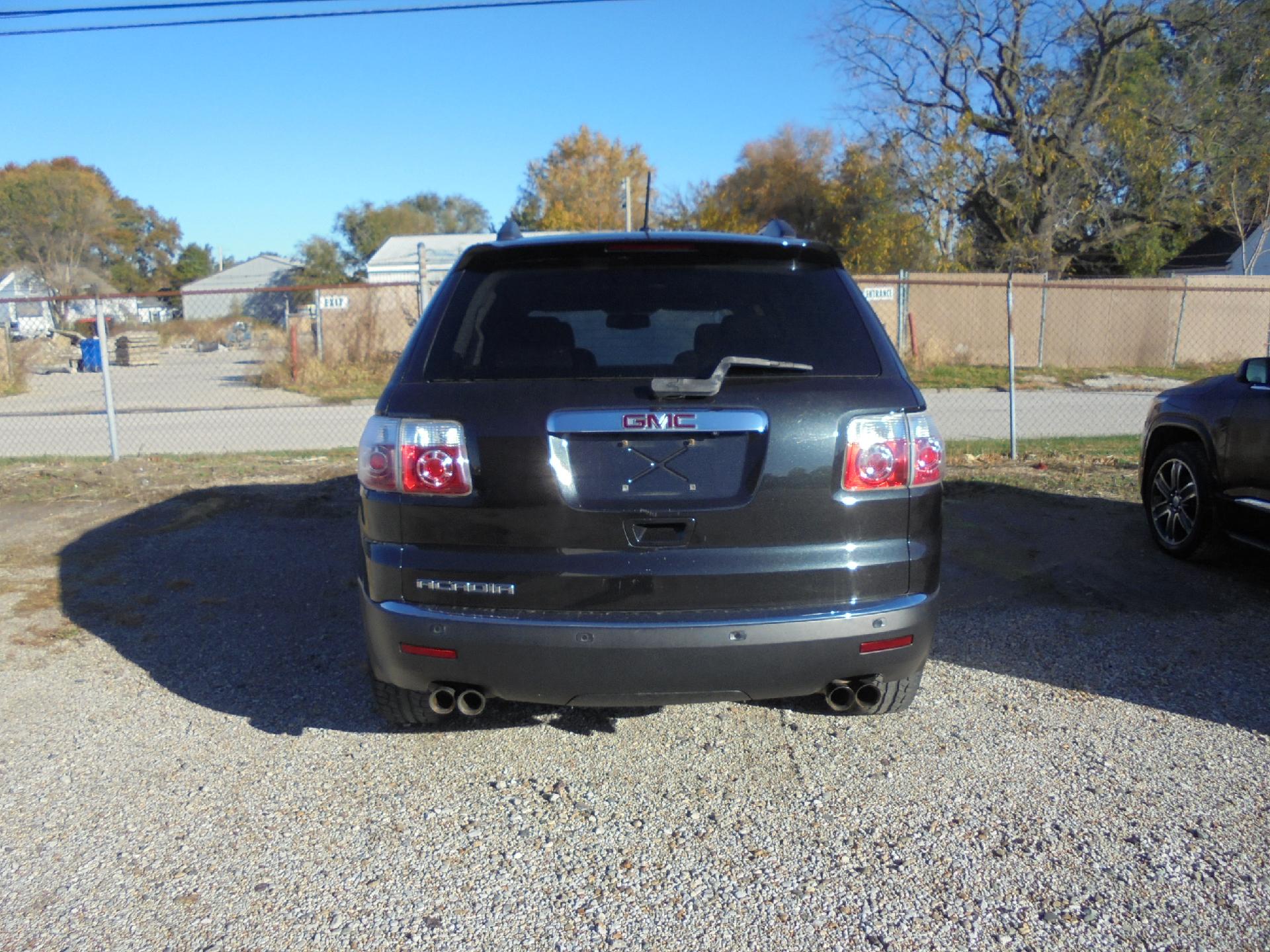 2011 GMC Acadia SLE photo 5