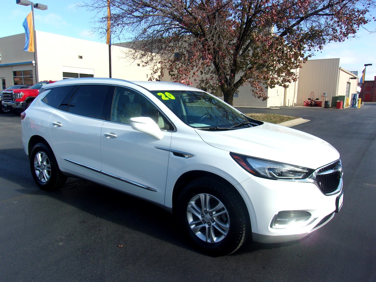 Used 2020 Buick Enclave Essence with VIN 5GAERBKW0LJ102942 for sale in Leavenworth, KS