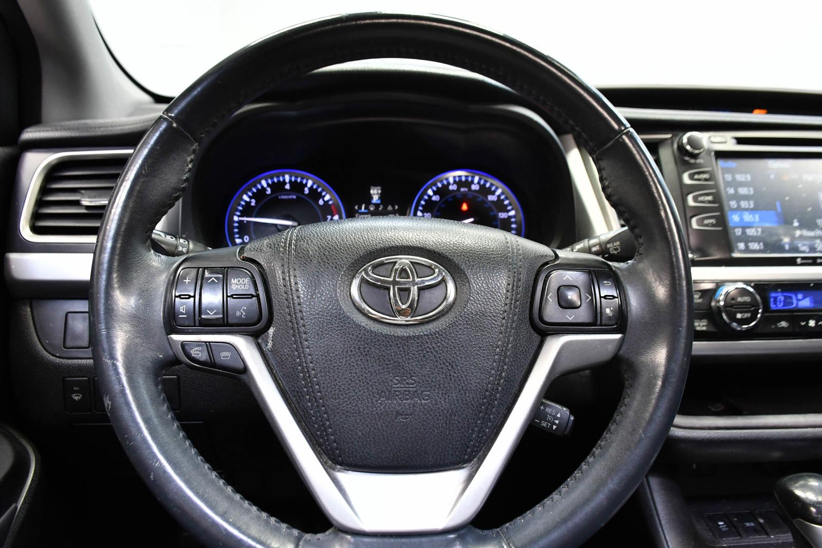 2016 Toyota Highlander Vehicle Photo in DALLAS, TX 75235