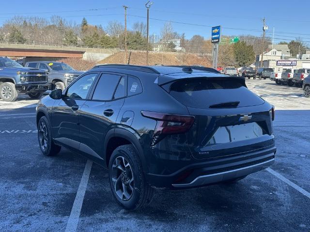 2025 Chevrolet Trax Vehicle Photo in GARDNER, MA 01440-3110