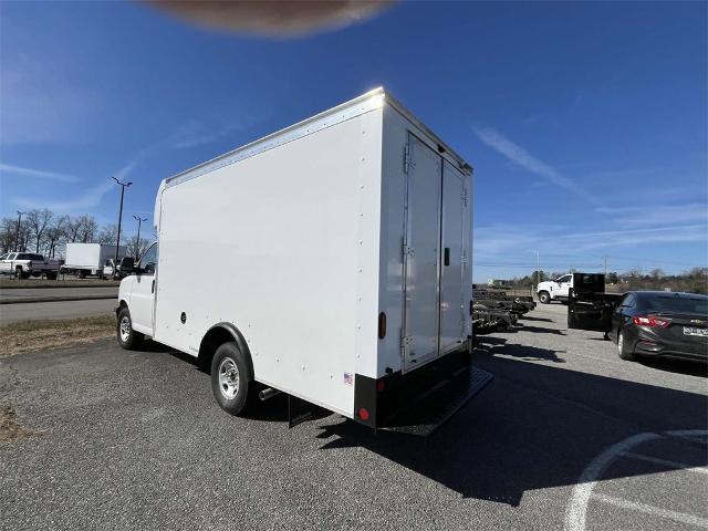 2025 Chevrolet Express Cutaway 3500 Vehicle Photo in ALCOA, TN 37701-3235