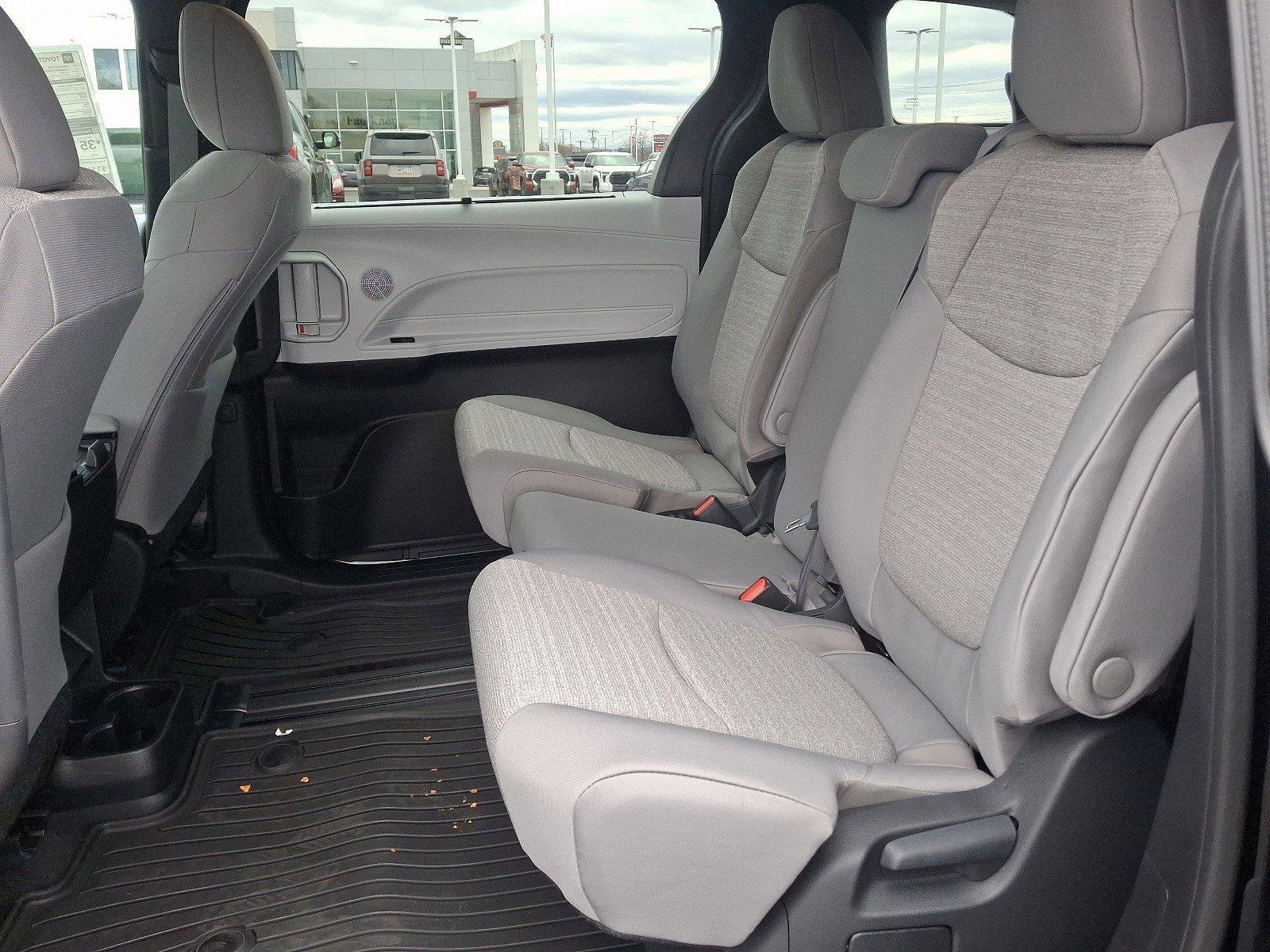 2025 Toyota Sienna Vehicle Photo in Harrisburg, PA 17111