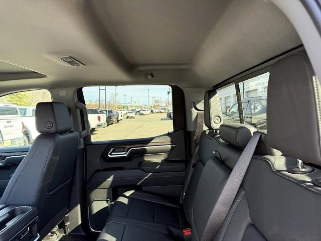 2025 GMC Sierra 1500 Vehicle Photo in CHICOPEE, MA 01020-5001