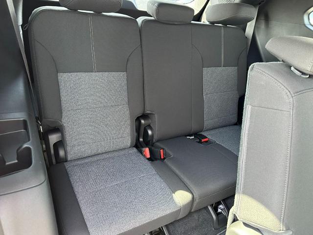 2025 GMC Acadia Vehicle Photo in COLUMBIA, MO 65203-3903