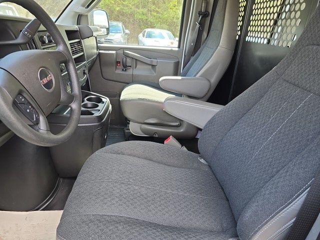 2023 GMC Savana Cargo Van Vehicle Photo in Pleasant Hills, PA 15236