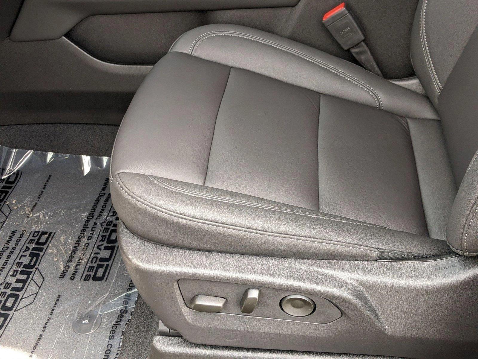 2025 Chevrolet Suburban Vehicle Photo in TIMONIUM, MD 21093-2300