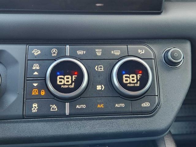 2022 Defender Vehicle Photo in Grapevine, TX 76051