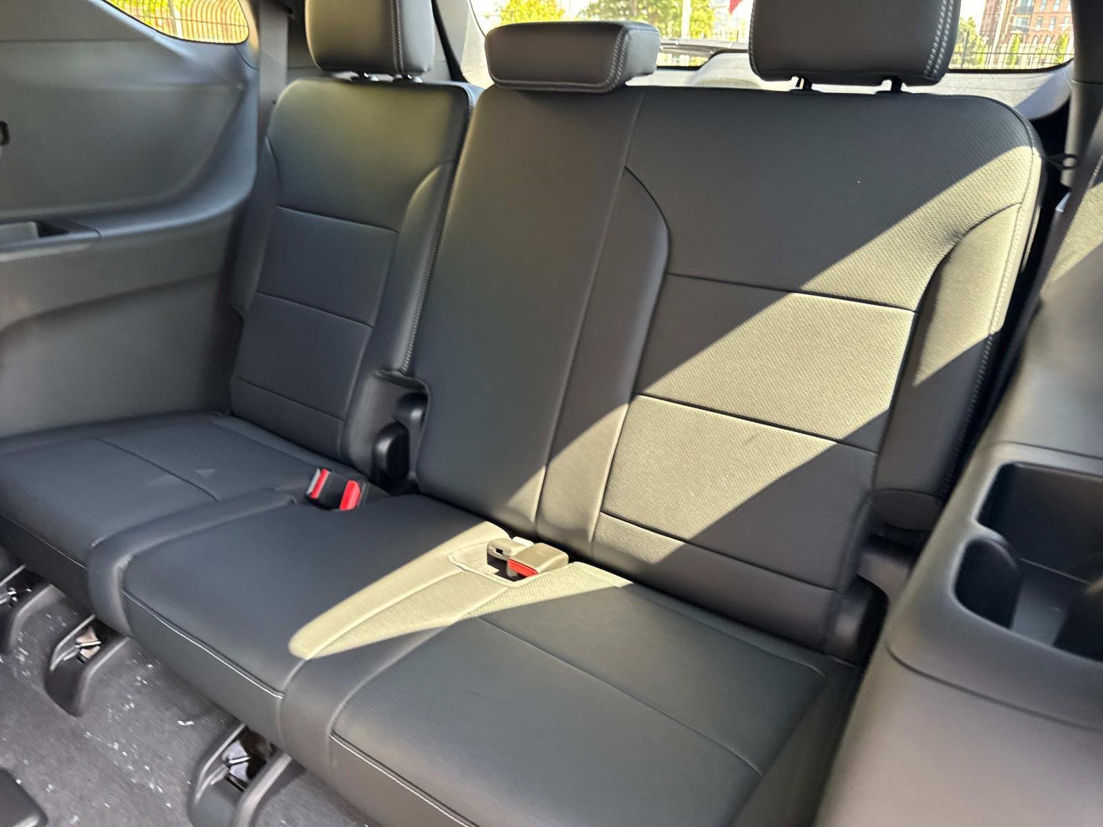2025 Chevrolet Traverse Vehicle Photo in LOS ANGELES, CA 90007-3794