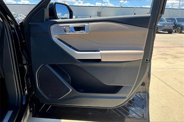 2023 Ford Explorer Vehicle Photo in Grapevine, TX 76051