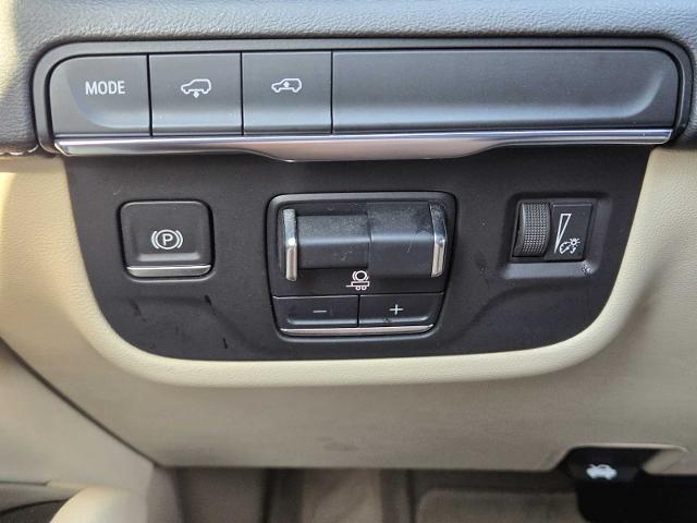 2021 Cadillac Escalade Vehicle Photo in DENTON, TX 76210-9321