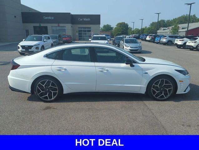 2022 Hyundai SONATA Vehicle Photo in Merrillville, IN 46410