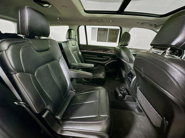 2022 Jeep Grand Cherokee L Vehicle Photo in Doylsetown, PA 18901