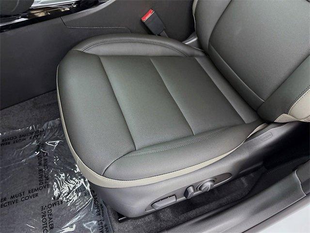 2025 Chevrolet Trax Vehicle Photo in PUYALLUP, WA 98371-4149