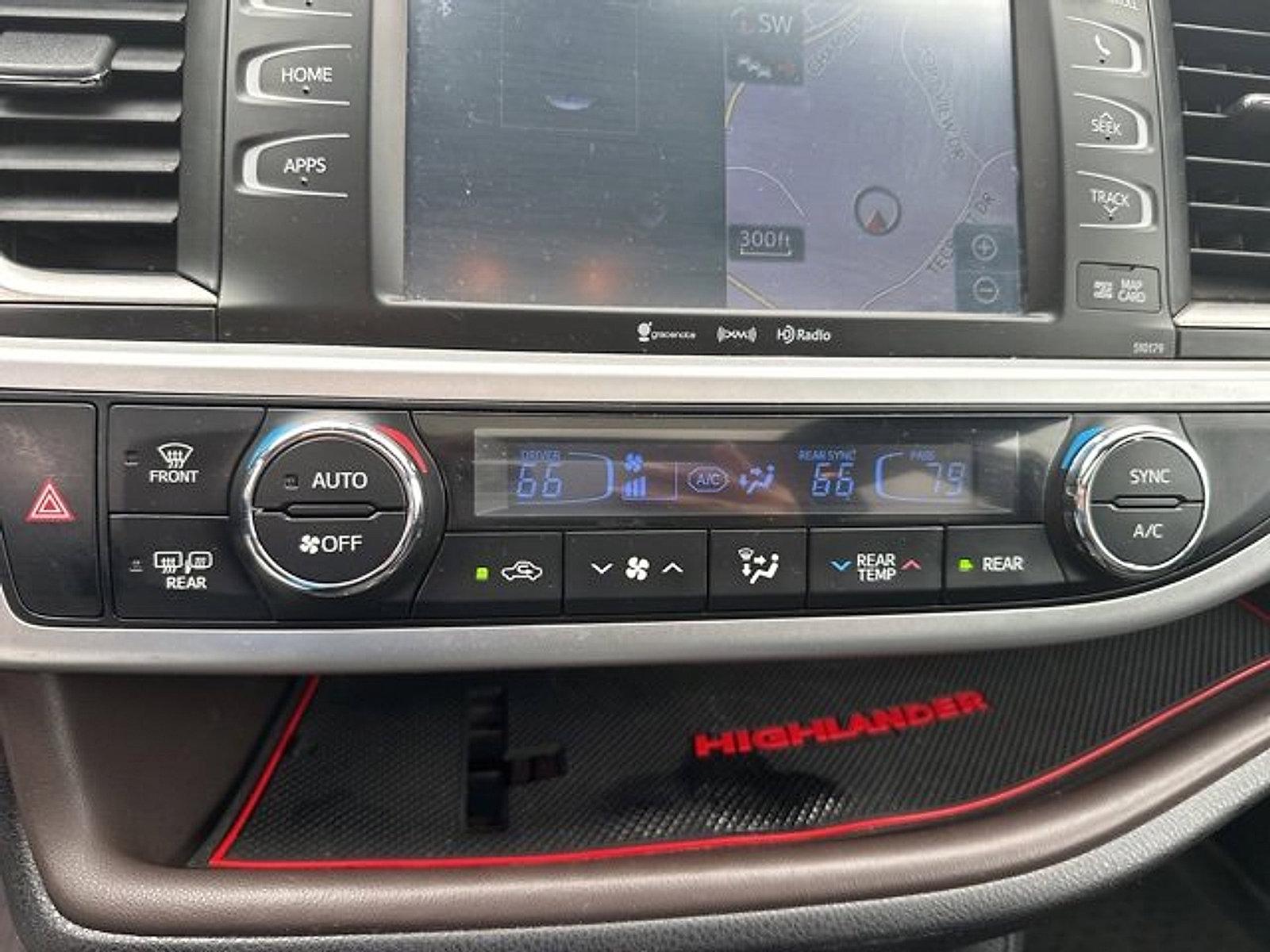2018 Toyota Highlander Vehicle Photo in Harrisburg, PA 17111