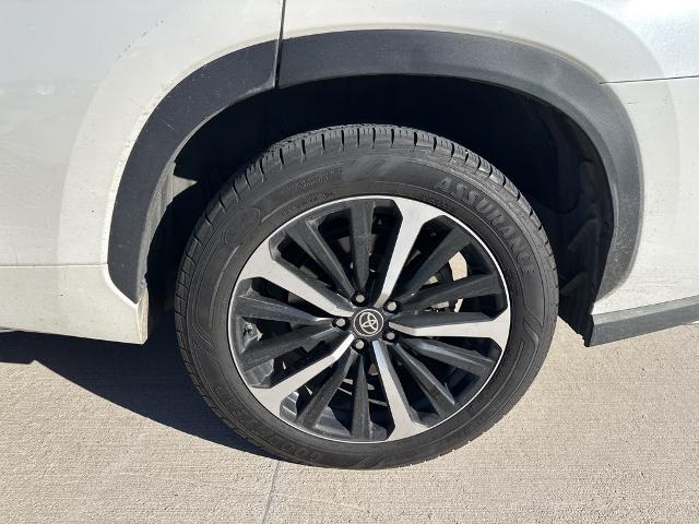 2021 Toyota Highlander Vehicle Photo in Grapevine, TX 76051