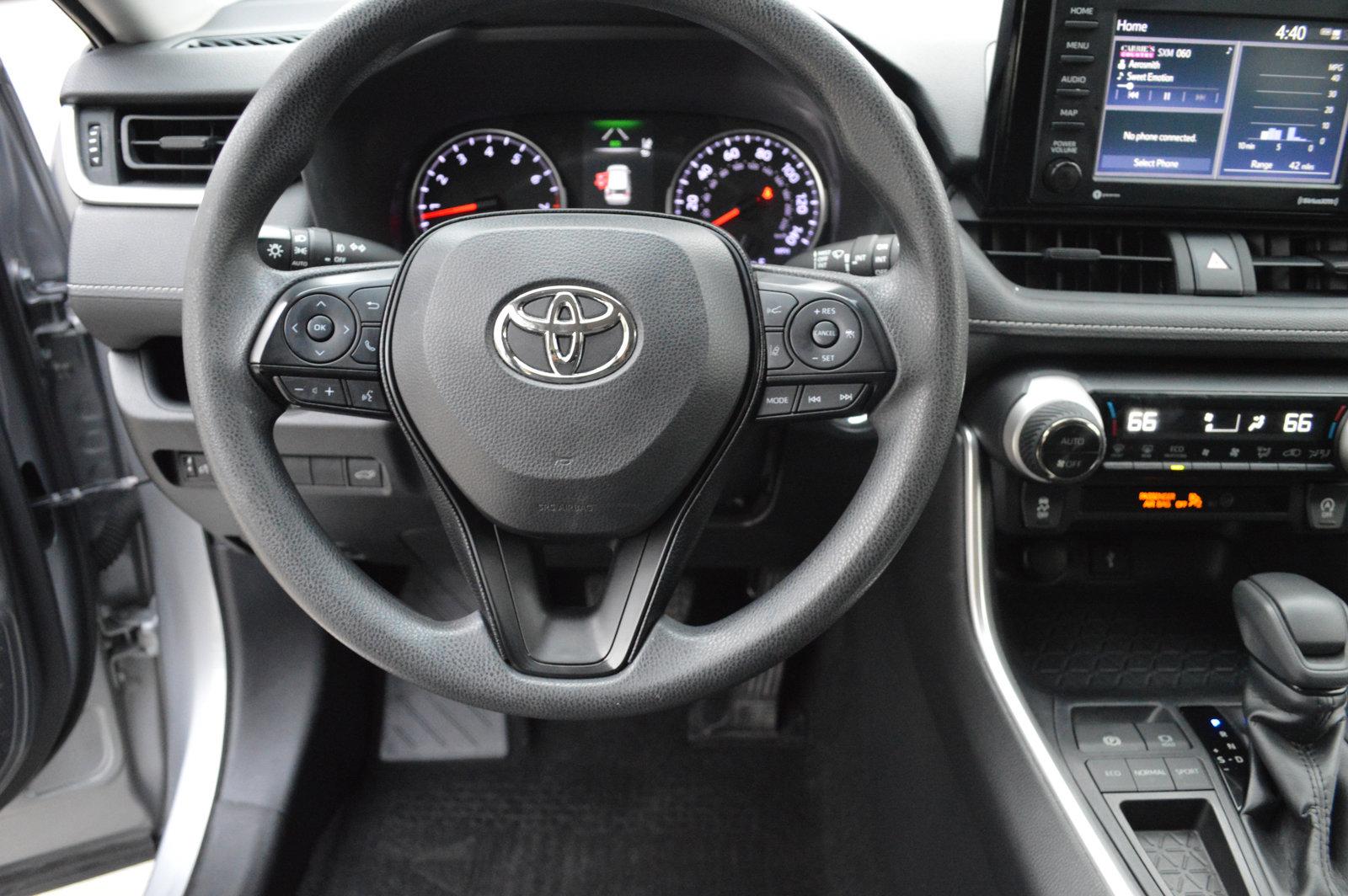 2020 Toyota RAV4 Vehicle Photo in Houston, TX 77090