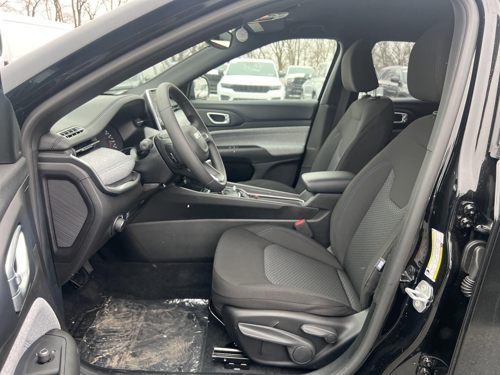 2025 Jeep Compass Vehicle Photo in Mechanicsburg, PA 17050-1707