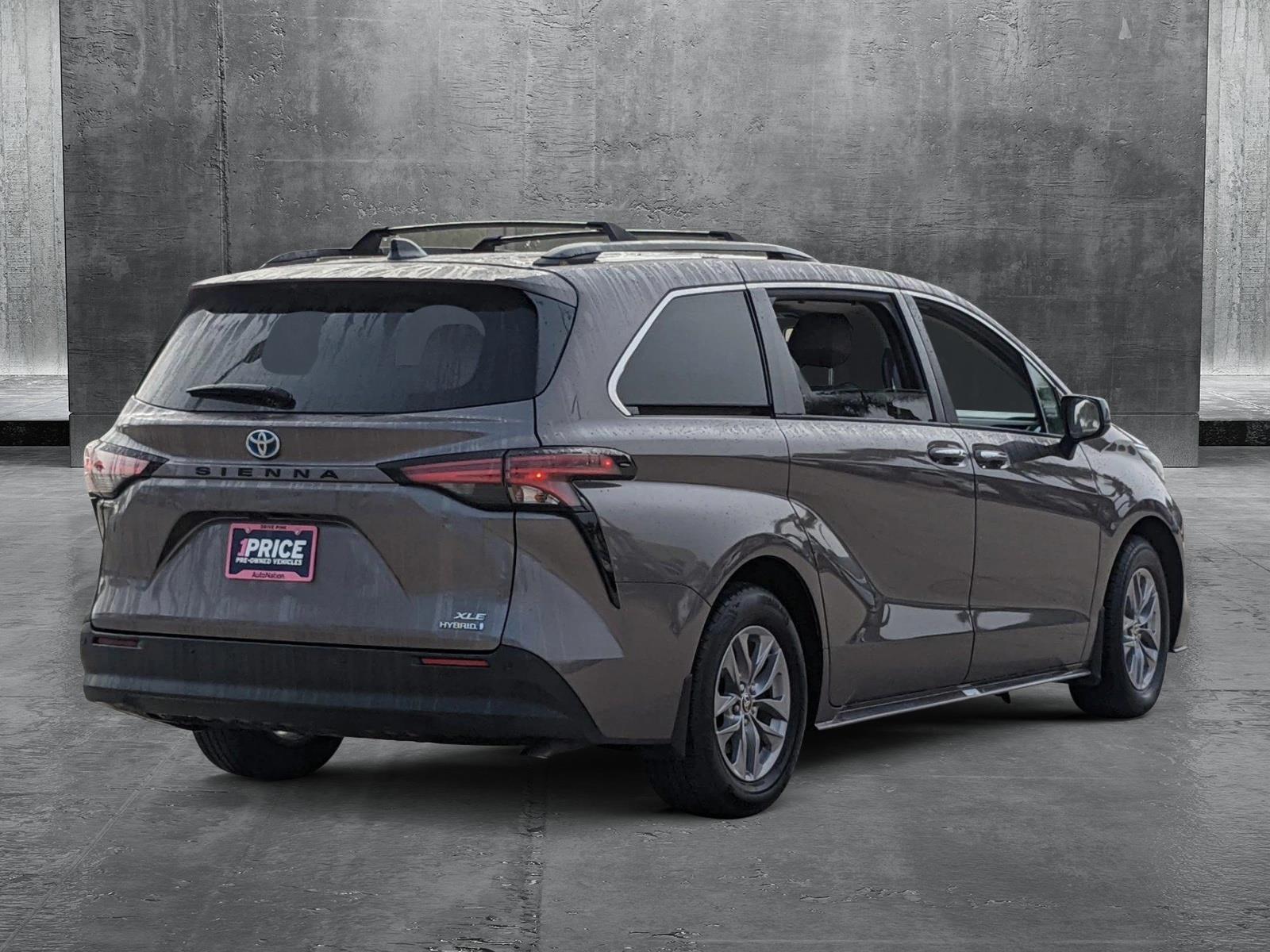 2022 Toyota Sienna Vehicle Photo in Davie, FL 33331