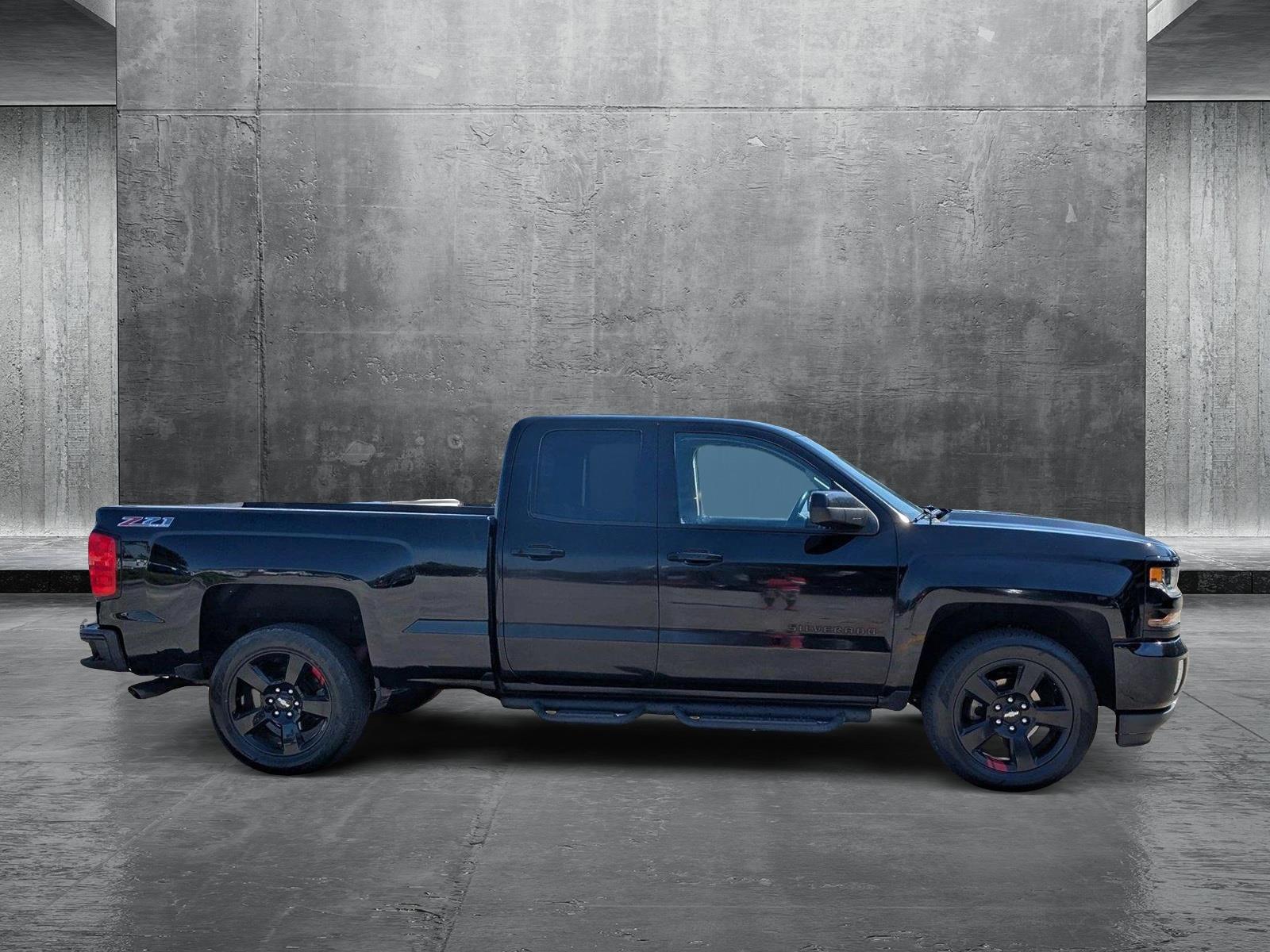 2017 Chevrolet Silverado 1500 Vehicle Photo in PEMBROKE PINES, FL 33024-6534