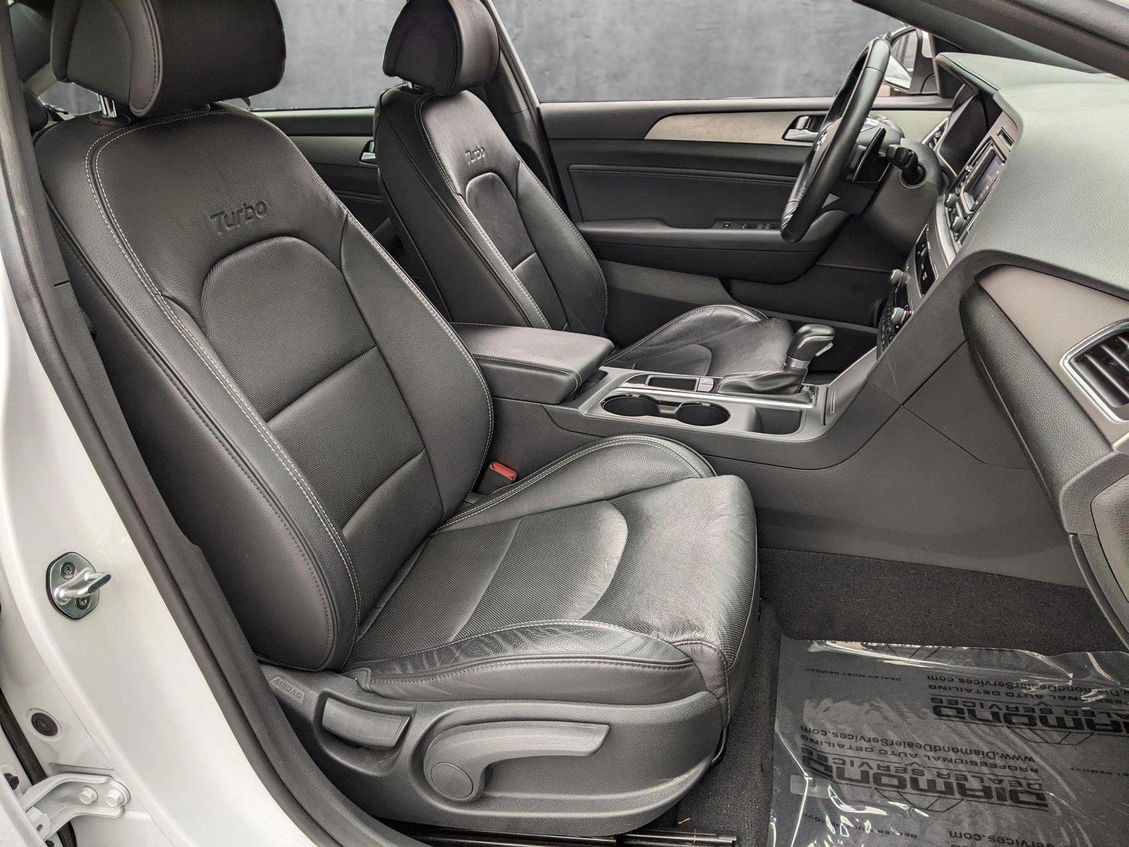 2015 Hyundai SONATA Vehicle Photo in Cockeysville, MD 21030