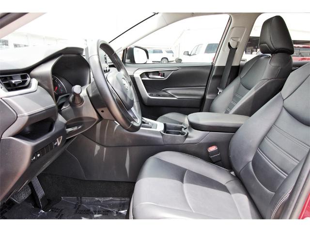 2019 Toyota RAV4 Vehicle Photo in ROSENBERG, TX 77471-5675