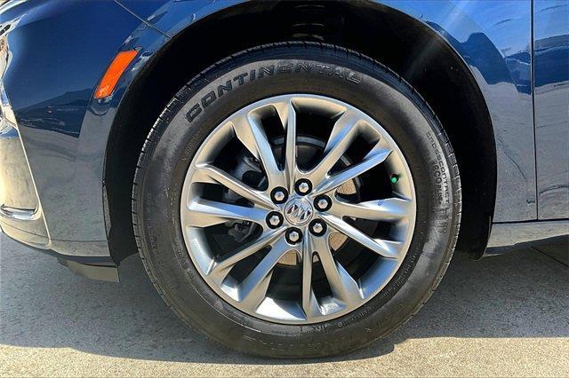 2024 Buick Enclave Vehicle Photo in TOPEKA, KS 66609-0000