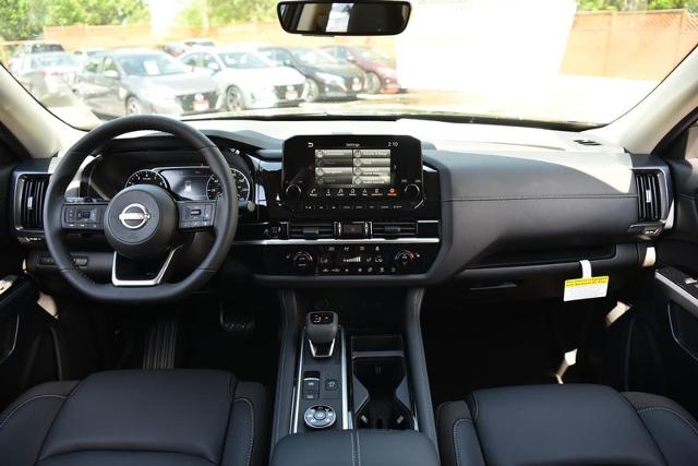 2025 Nissan Pathfinder Vehicle Photo in Ballwin, MO 63011