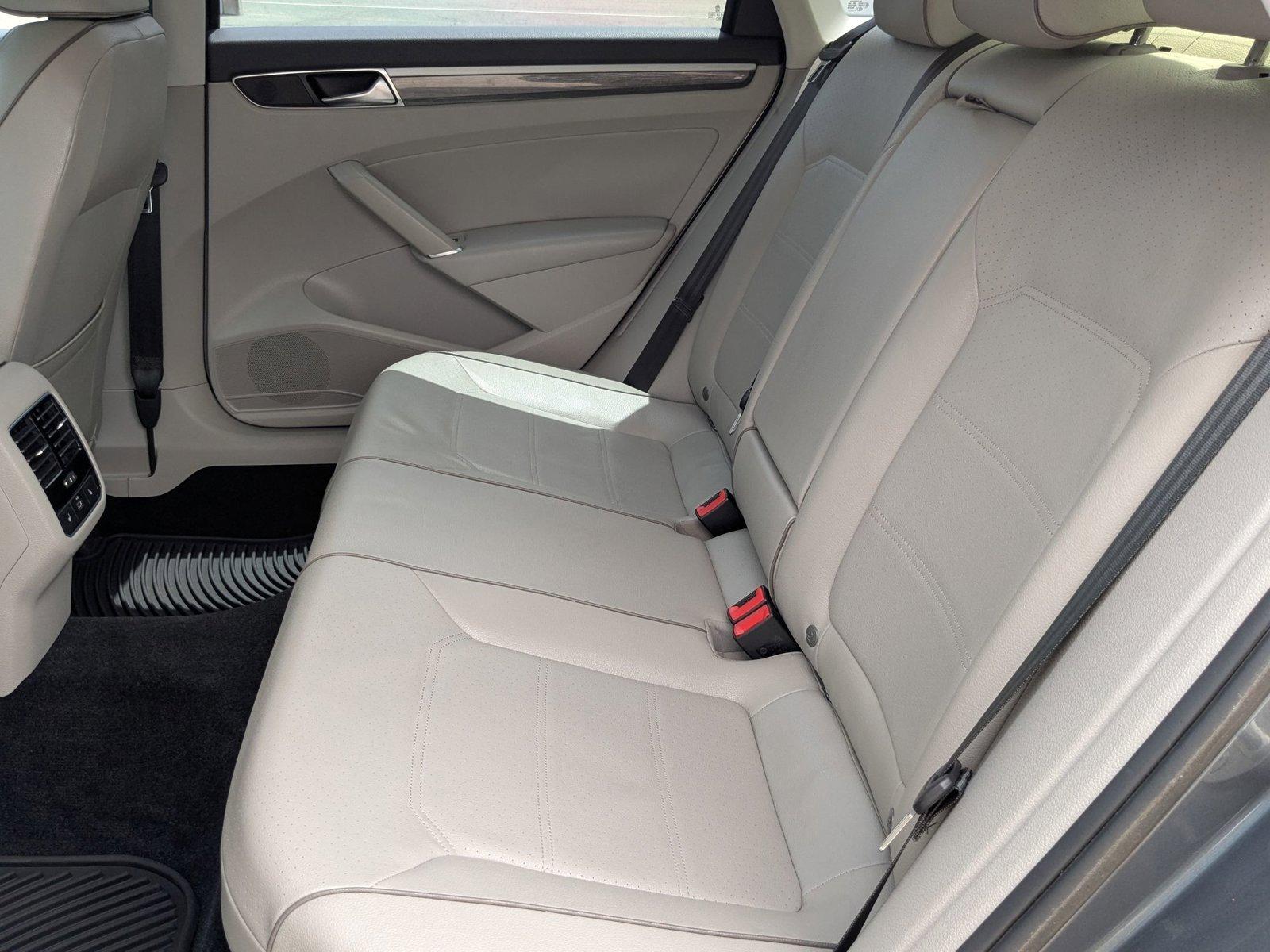 2018 Volkswagen Passat Vehicle Photo in St. Petersburg, FL 33713