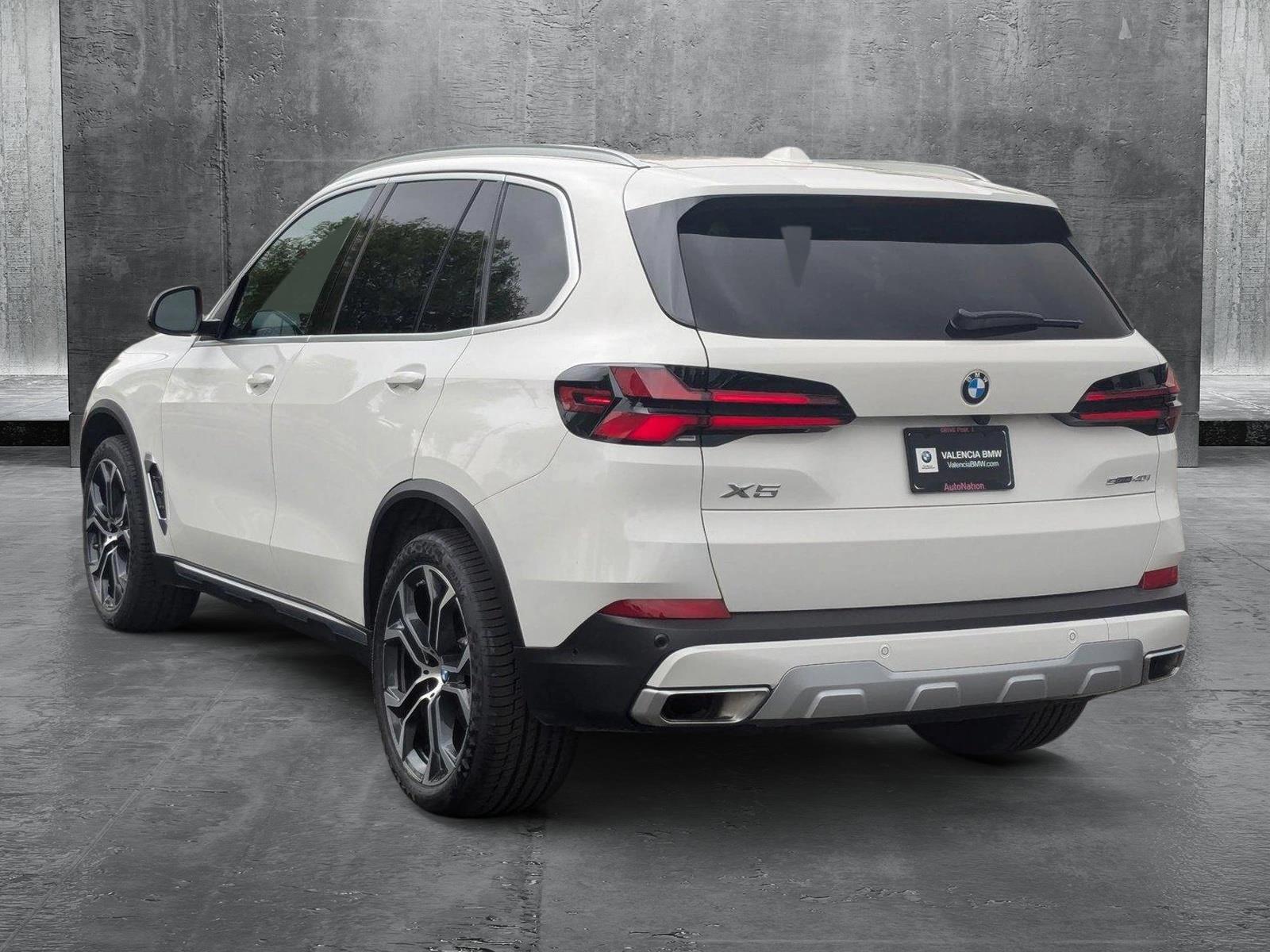 2025 BMW X5 sDrive40i Vehicle Photo in Valencia, CA 91355
