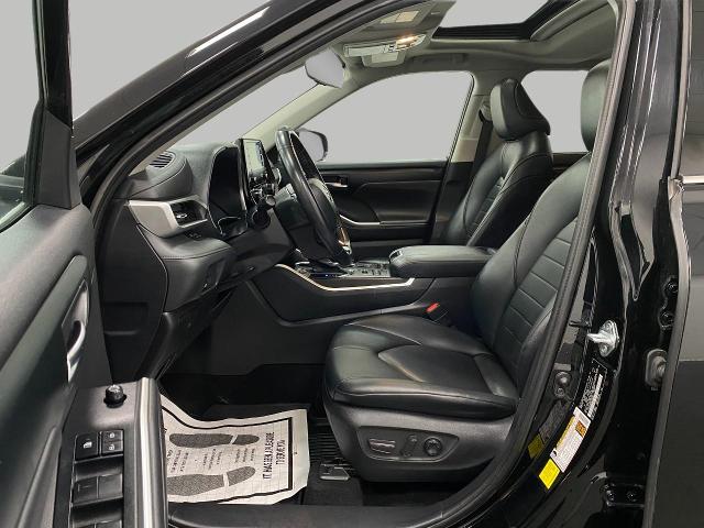 2020 Toyota Highlander Vehicle Photo in Appleton, WI 54913