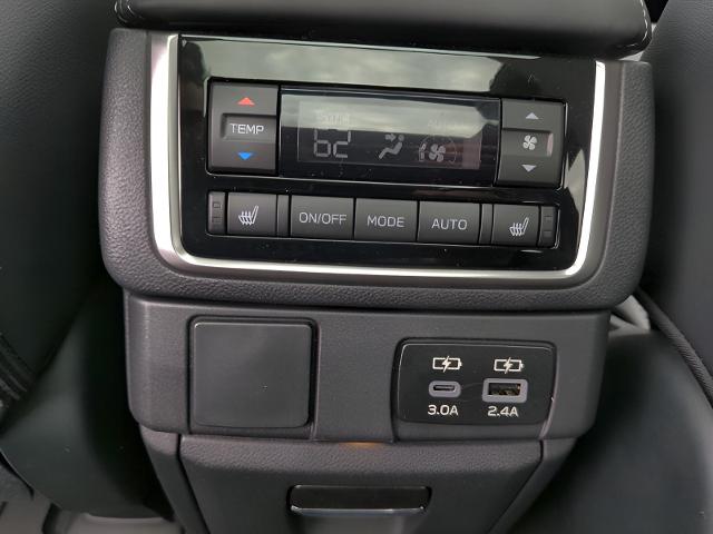 2025 Subaru Ascent Vehicle Photo in Green Bay, WI 54304