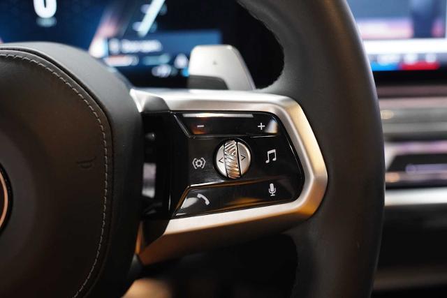2023 BMW 760i xDrive Vehicle Photo in GRAPEVINE, TX 76051