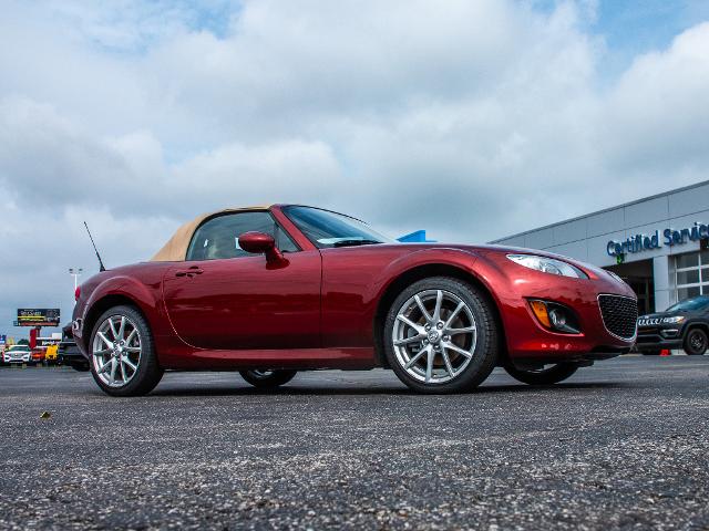 2010 Mazda MX-5 Miata Vehicle Photo in MADISON, IN 47250-1611