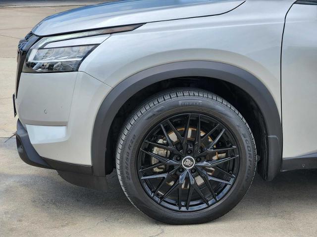 2022 Nissan Pathfinder Vehicle Photo in DENTON, TX 76210-9321