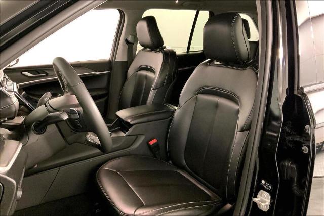 2024 Jeep Grand Cherokee Vehicle Photo in Kansas City, MO 64114