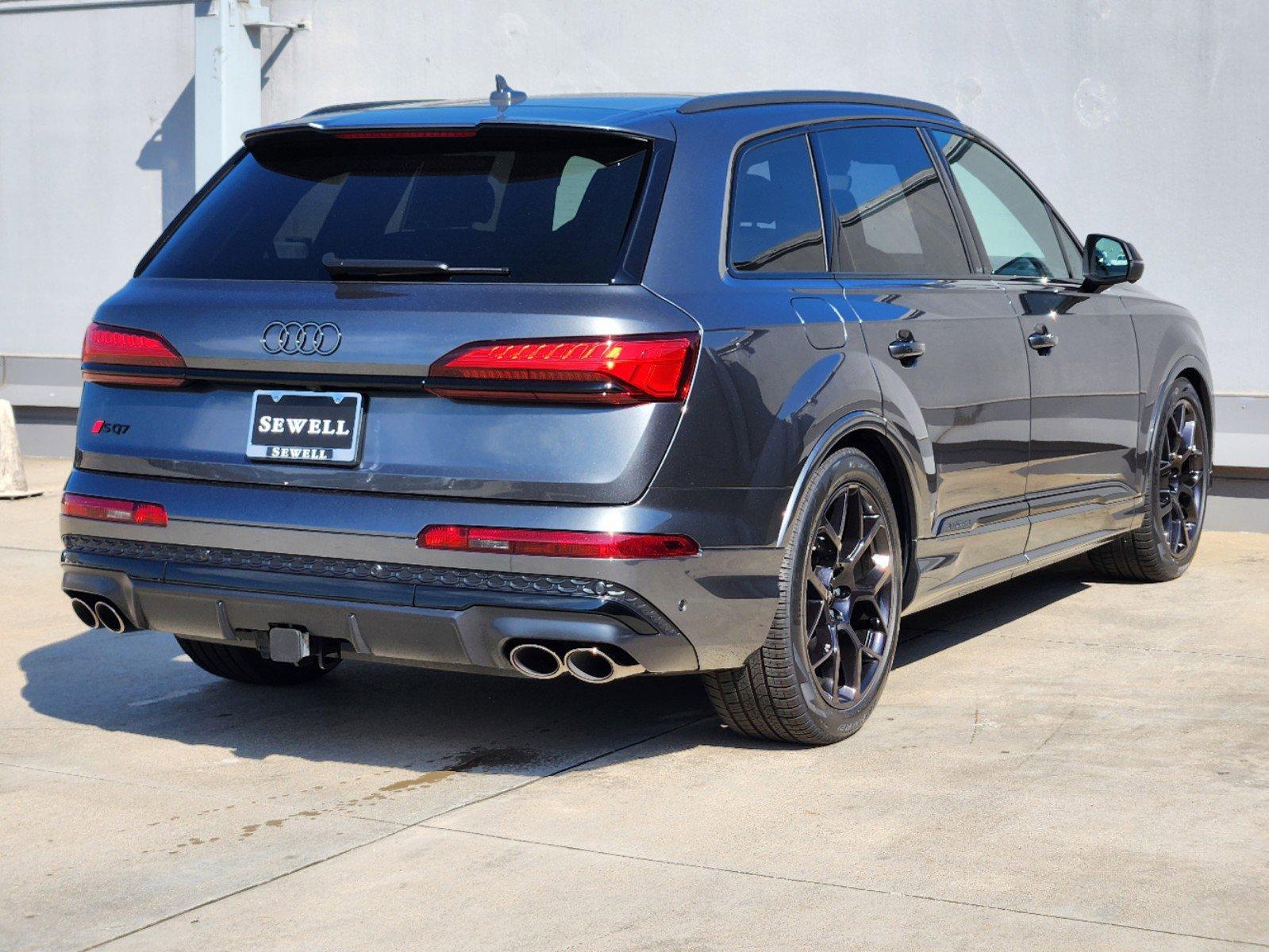 2025 Audi SQ7 Vehicle Photo in SUGAR LAND, TX 77478