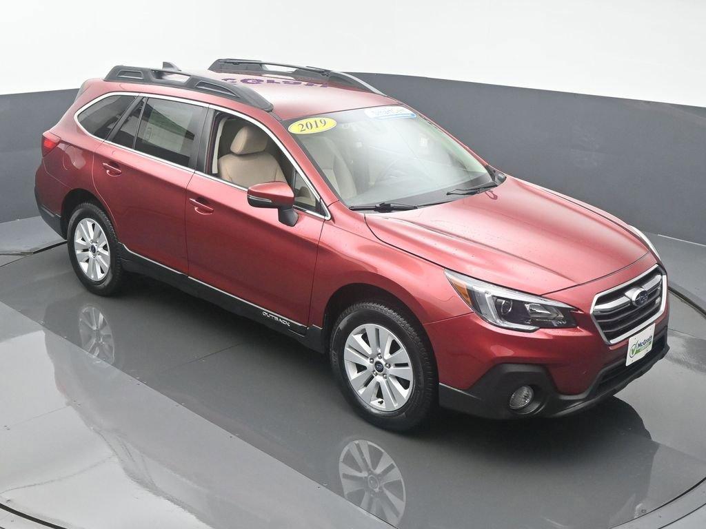 2019 Subaru Outback Vehicle Photo in Marion, IA 52302