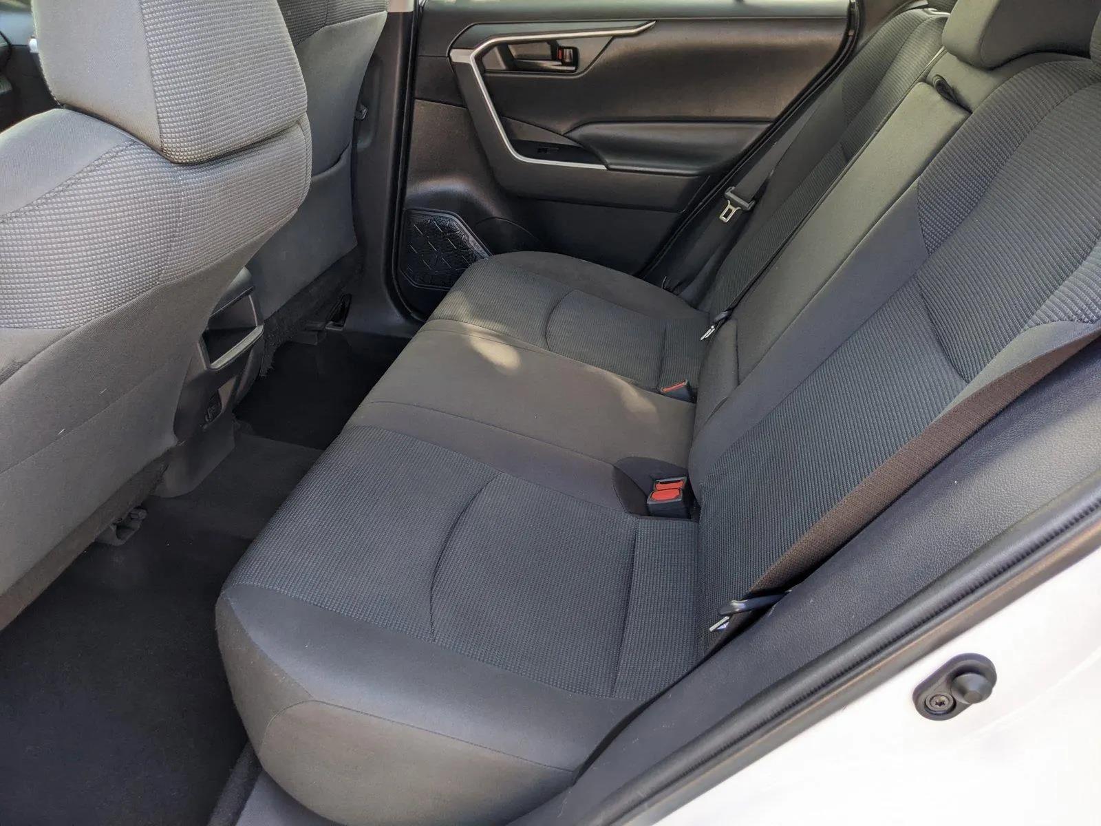 2020 Toyota RAV4 Vehicle Photo in Pembroke Pines , FL 33084