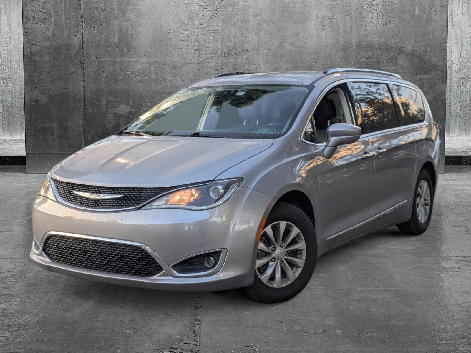 2018 Chrysler Pacifica Vehicle Photo in MIAMI, FL 33134-2699