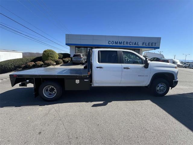 2025 Chevrolet Silverado 3500 HD Chassis Cab Vehicle Photo in ALCOA, TN 37701-3235