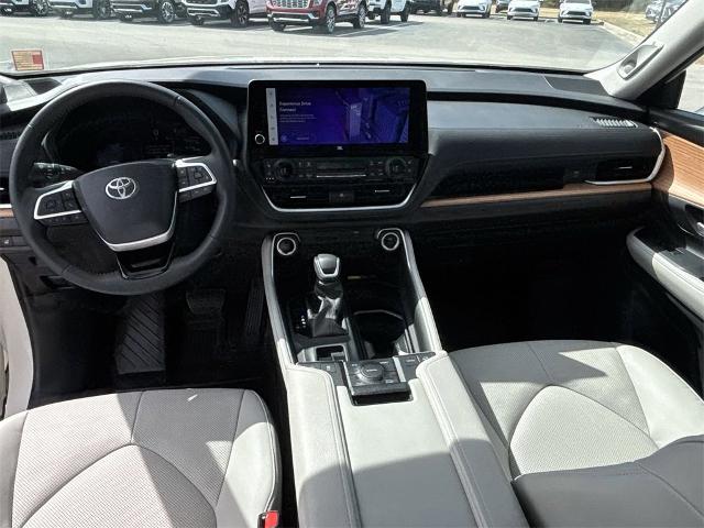 2024 Toyota Grand Highlander Vehicle Photo in ALBERTVILLE, AL 35950-0246