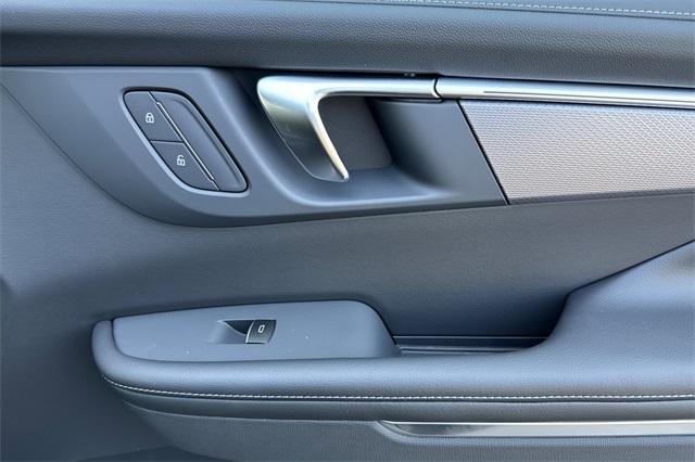 2025 Buick Enclave Vehicle Photo in ELK GROVE, CA 95757-8703
