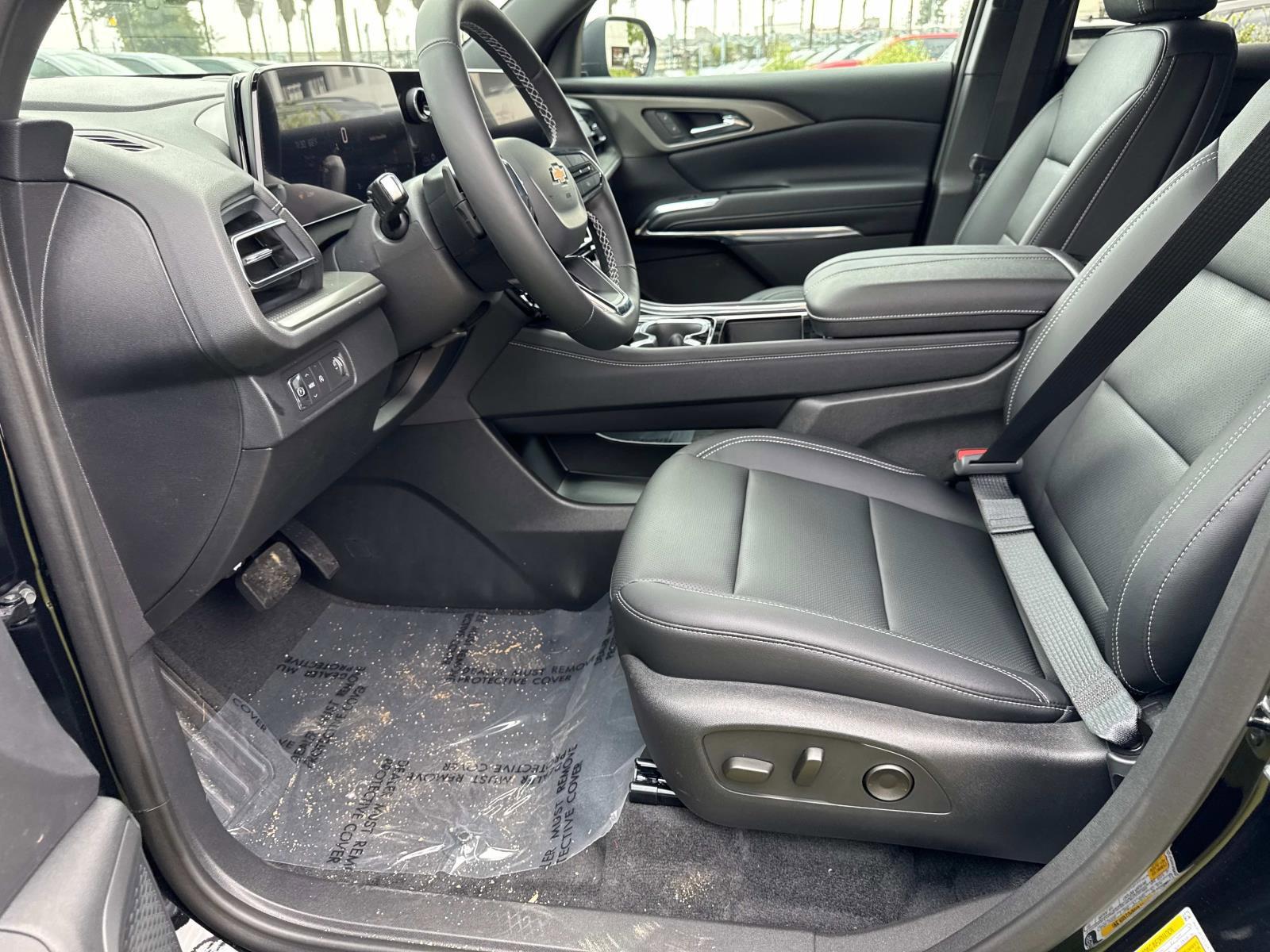 2025 Chevrolet Traverse Vehicle Photo in LOS ANGELES, CA 90007-3794