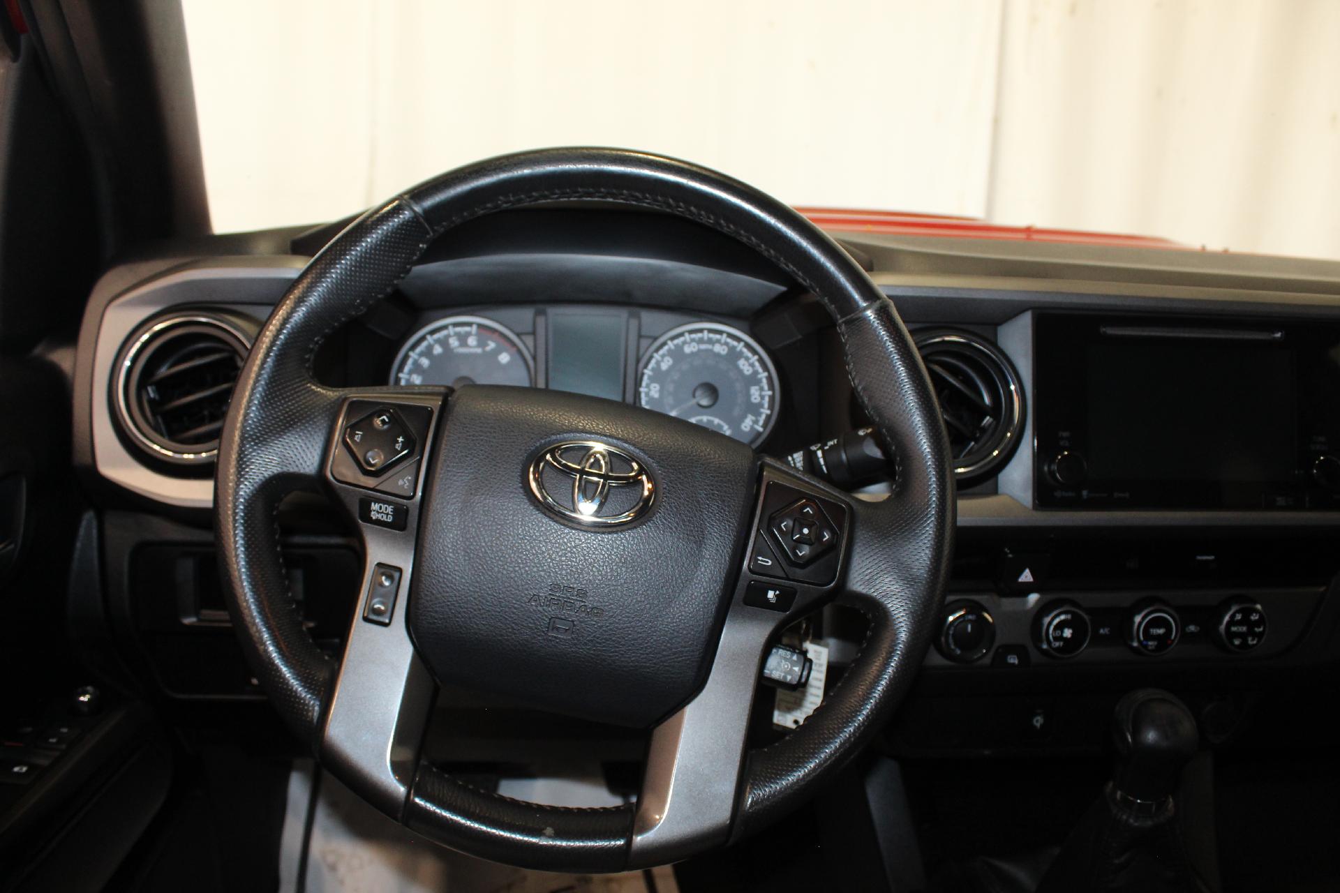 2017 Toyota Tacoma Vehicle Photo in NORTHAMPTON, MA 01060-1120