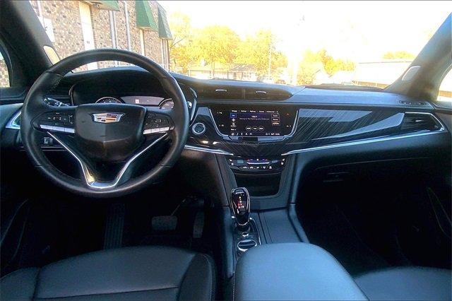 2024 Cadillac XT6 Vehicle Photo in INDEPENDENCE, MO 64055-1314