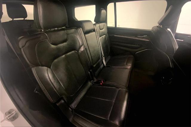 2023 Jeep Grand Cherokee L Vehicle Photo in Lees Summit, MO 64086